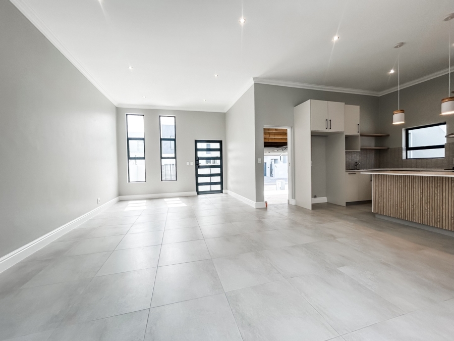 To Let 3 Bedroom Property for Rent in Sandown Western Cape